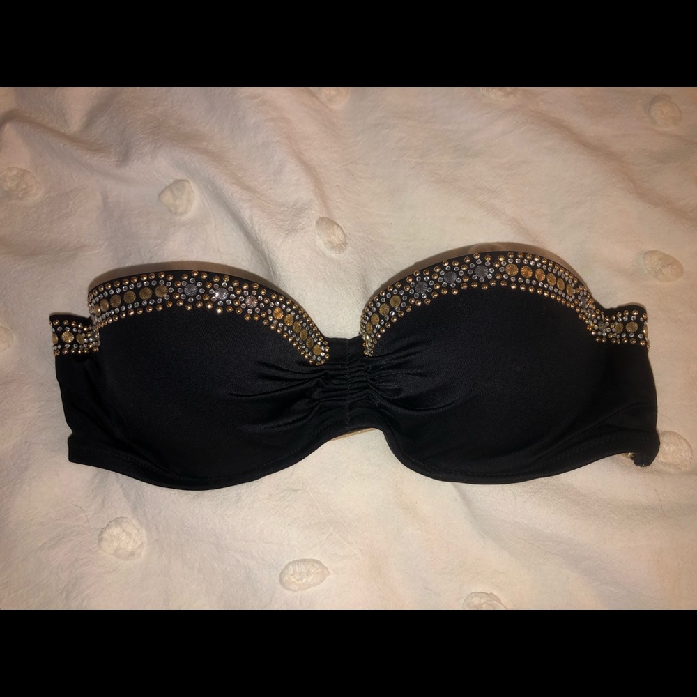 Victoria’s Secret bikini top